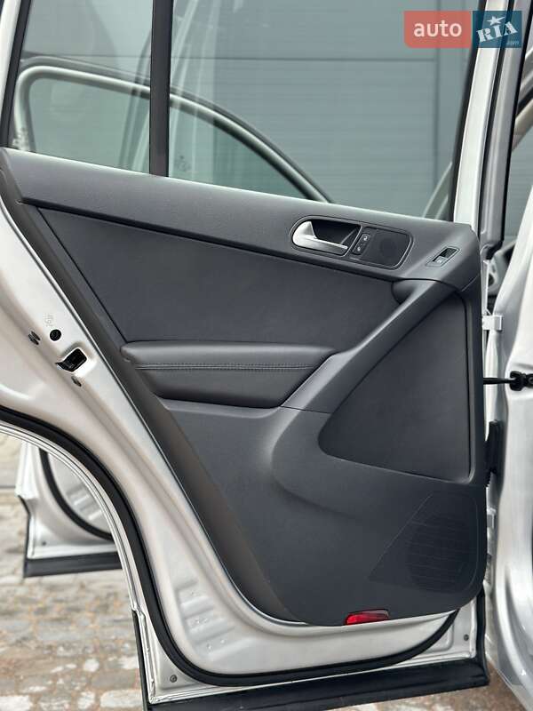 Внедорожник / Кроссовер Volkswagen Tiguan 2016 в Житомире фото 11 Внедорожник / Кроссовер Volkswagen Tiguan 2016 в Житомире