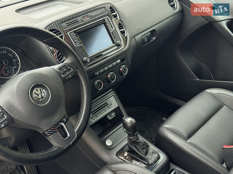 Позашляховик / Кросовер Volkswagen Tiguan 2015 в Дубні