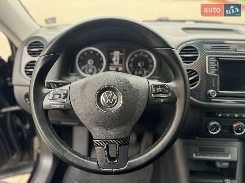 Позашляховик / Кросовер Volkswagen Tiguan 2015 в Дубні