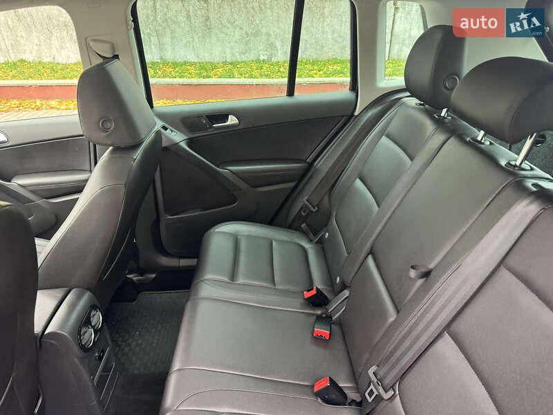 Позашляховик / Кросовер Volkswagen Tiguan 2015 в Дубні