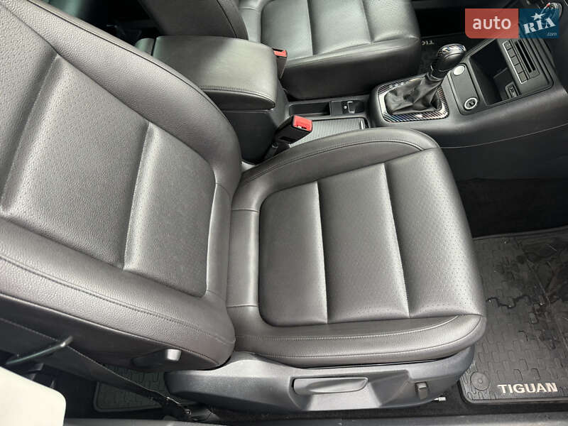 Позашляховик / Кросовер Volkswagen Tiguan 2015 в Дубні