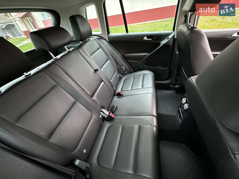 Позашляховик / Кросовер Volkswagen Tiguan 2015 в Дубні