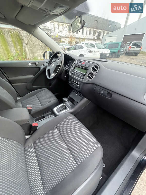 Внедорожник / Кроссовер Volkswagen Tiguan 2010 в Киеве