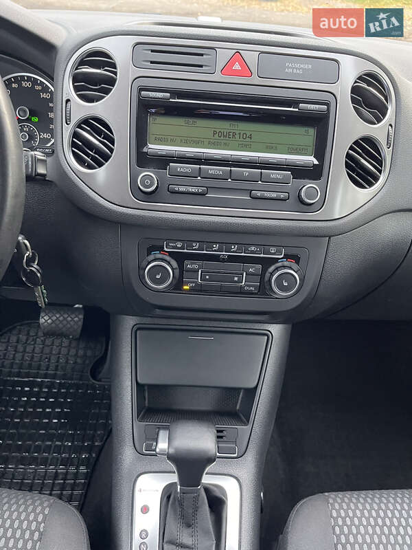 Внедорожник / Кроссовер Volkswagen Tiguan 2010 в Киеве