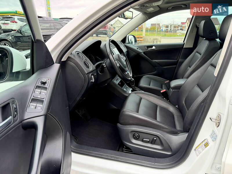 Позашляховик / Кросовер Volkswagen Tiguan 2016 в Кам'янець-Подільському