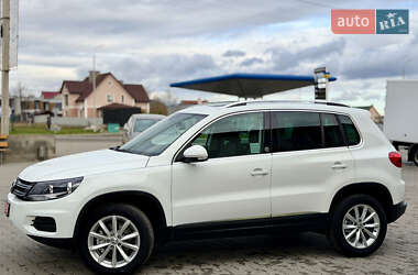 Позашляховик / Кросовер Volkswagen Tiguan 2016 в Кам'янець-Подільському