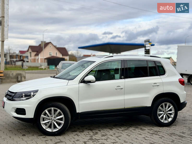 Позашляховик / Кросовер Volkswagen Tiguan 2016 в Кам'янець-Подільському