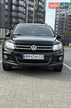 Внедорожник / Кроссовер Volkswagen Tiguan 2015 в Житомире