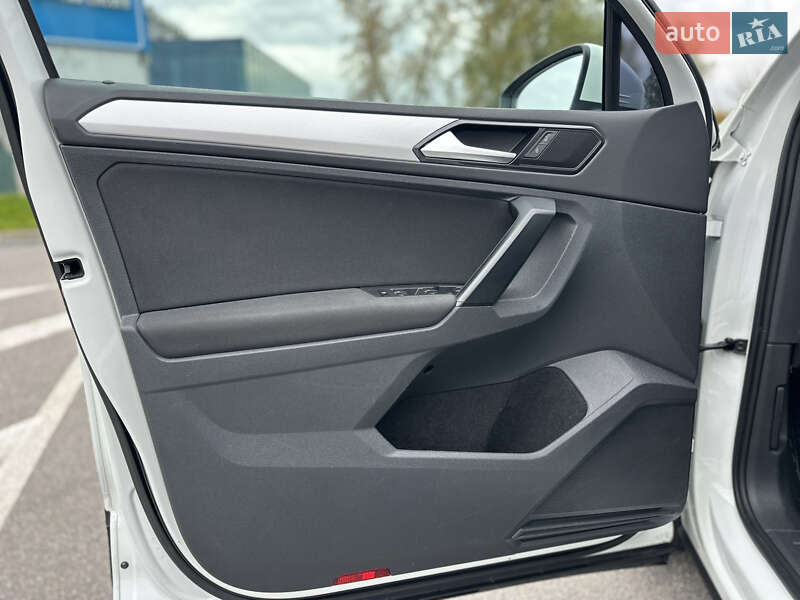 Позашляховик / Кросовер Volkswagen Tiguan 2017 в Києві