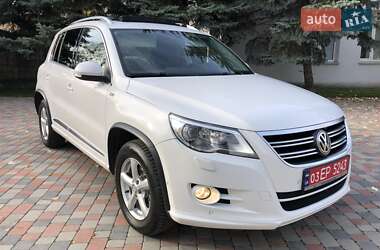 Внедорожник / Кроссовер Volkswagen Tiguan 2011 в Житомире
