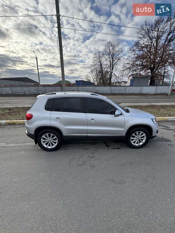 Позашляховик / Кросовер Volkswagen Tiguan 2015 в Києві