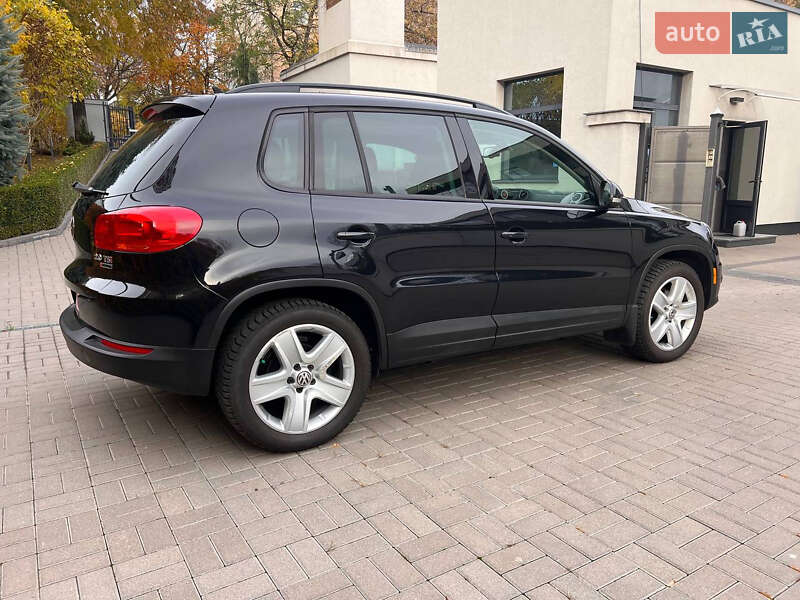 Внедорожник / Кроссовер Volkswagen Tiguan 2015 в Ровно
