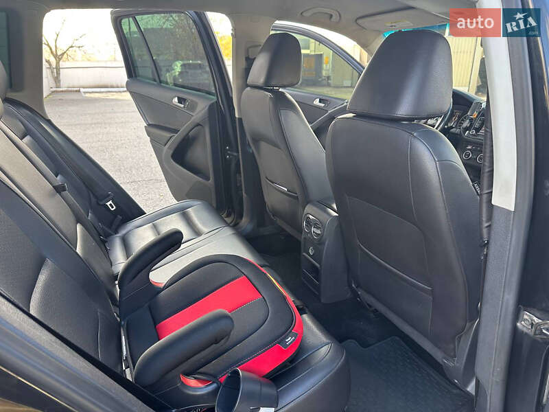 Внедорожник / Кроссовер Volkswagen Tiguan 2012 в Днепре