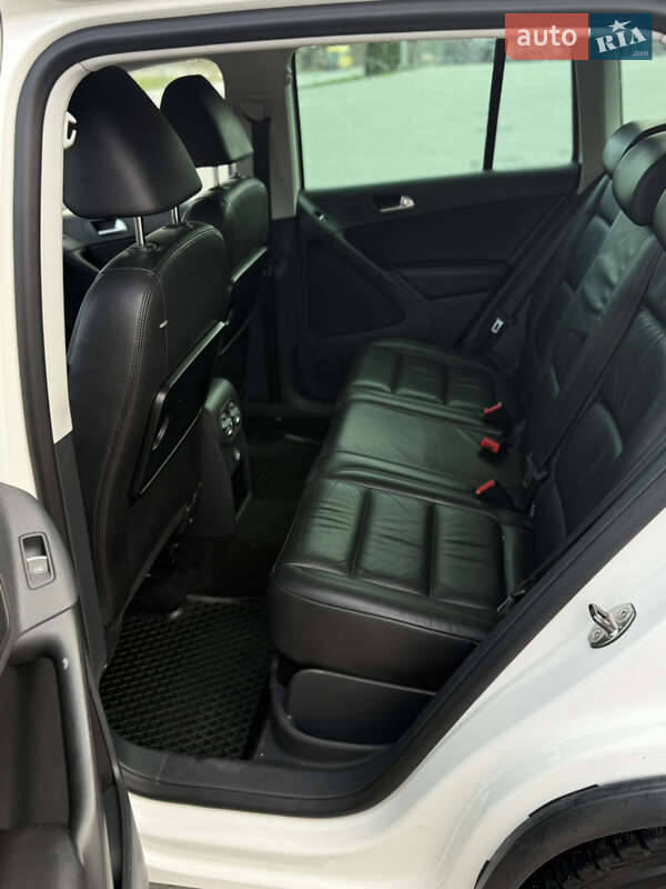 Внедорожник / Кроссовер Volkswagen Tiguan 2011 в Каменец-Подольском