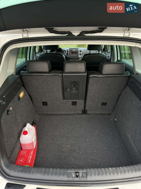 Внедорожник / Кроссовер Volkswagen Tiguan 2011 в Каменец-Подольском