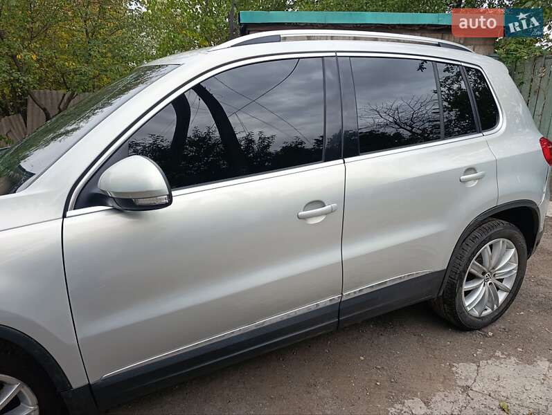 Внедорожник / Кроссовер Volkswagen Tiguan 2011 в Кривом Роге