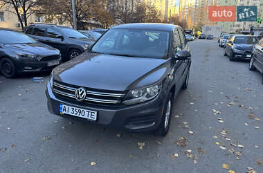 Внедорожник / Кроссовер Volkswagen Tiguan 2014 в Киеве