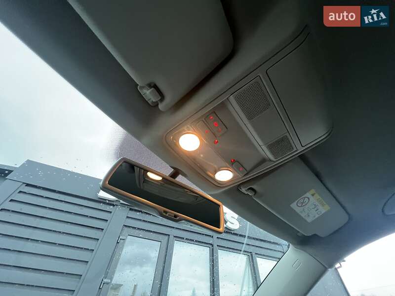 Позашляховик / Кросовер Volkswagen Tiguan 2015 в Львові