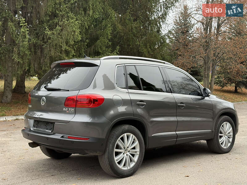 Внедорожник / Кроссовер Volkswagen Tiguan 2016 в Краснограде фото 3 Внедорожник / Кроссовер Volkswagen Tiguan 2016 в Краснограде