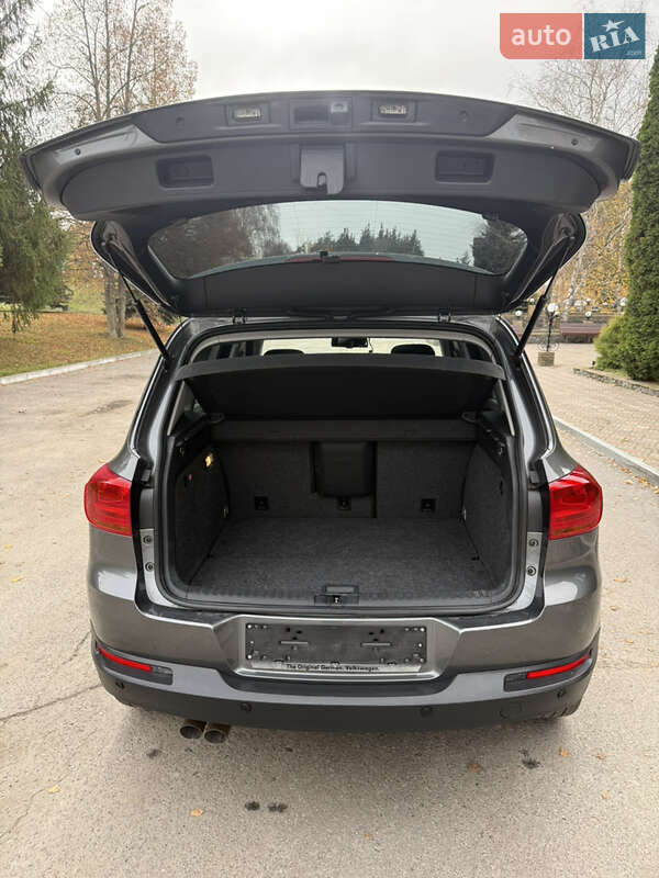 Внедорожник / Кроссовер Volkswagen Tiguan 2016 в Краснограде фото 16 Внедорожник / Кроссовер Volkswagen Tiguan 2016 в Краснограде