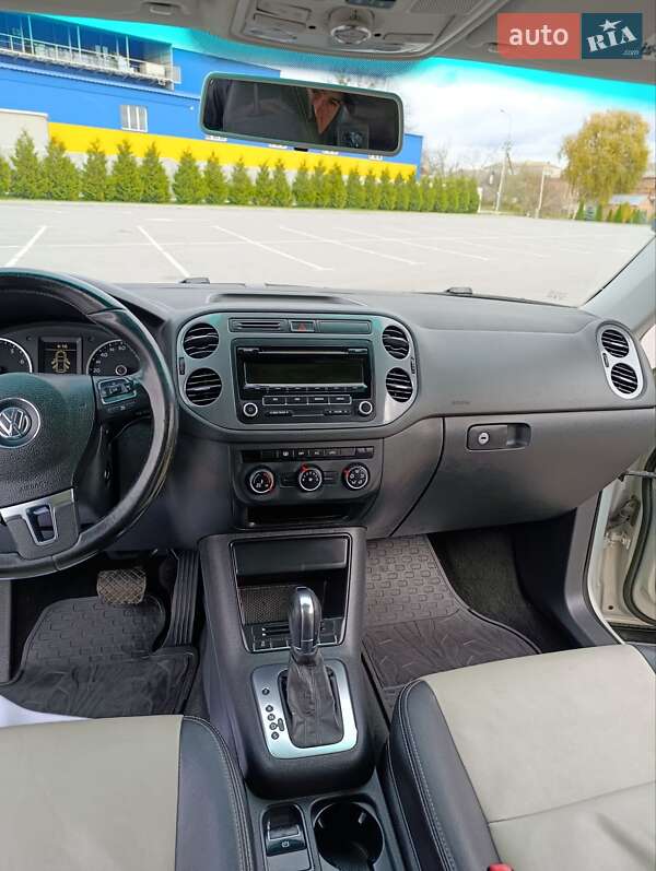 Внедорожник / Кроссовер Volkswagen Tiguan 2012 в Хмельнике
