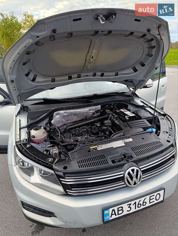 Внедорожник / Кроссовер Volkswagen Tiguan 2012 в Хмельнике