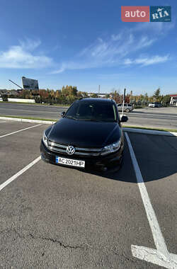 Внедорожник / Кроссовер Volkswagen Tiguan 2015 в Луцке