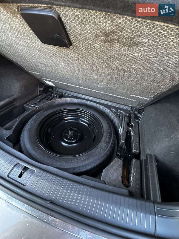 Внедорожник / Кроссовер Volkswagen Tiguan 2019 в Львове