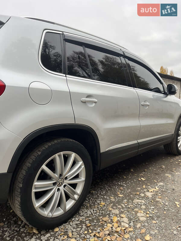 Внедорожник / Кроссовер Volkswagen Tiguan 2012 в Харькове