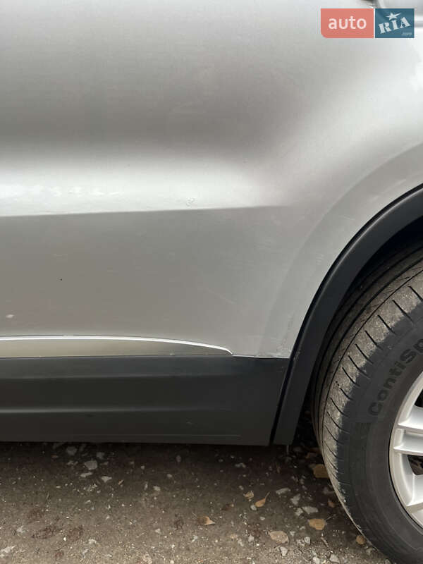 Внедорожник / Кроссовер Volkswagen Tiguan 2012 в Харькове