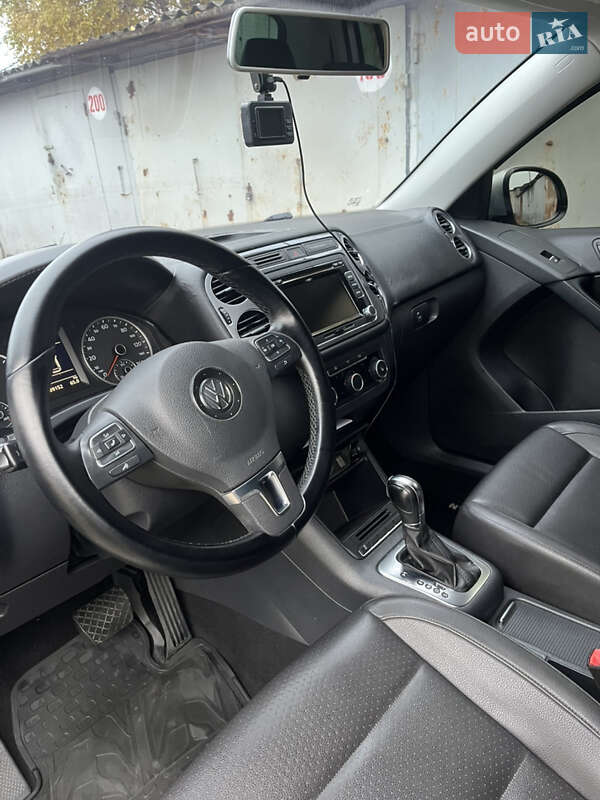 Внедорожник / Кроссовер Volkswagen Tiguan 2012 в Харькове