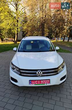Позашляховик / Кросовер Volkswagen Tiguan 2016 в Рівному