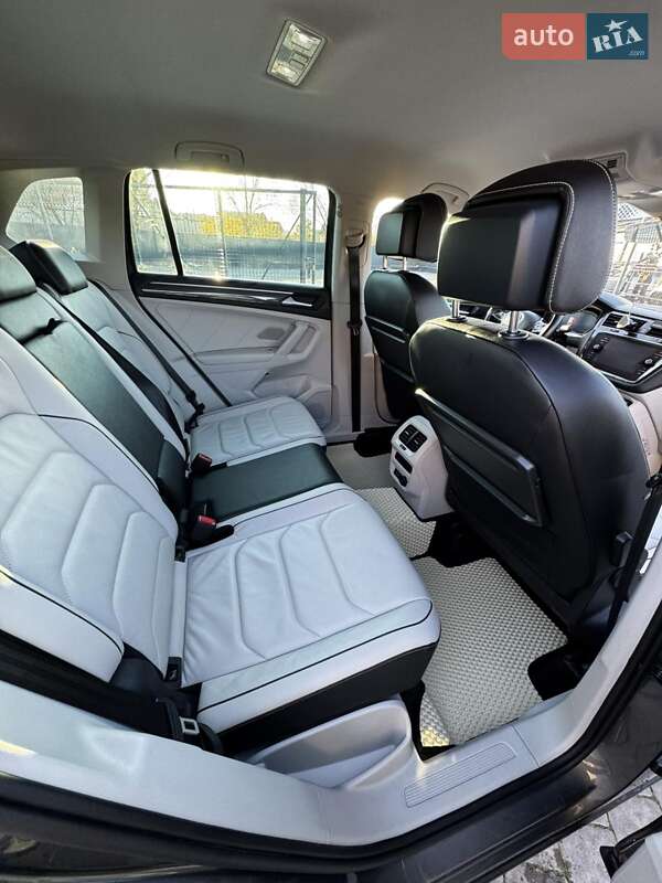 Внедорожник / Кроссовер Volkswagen Tiguan 2019 в Львове