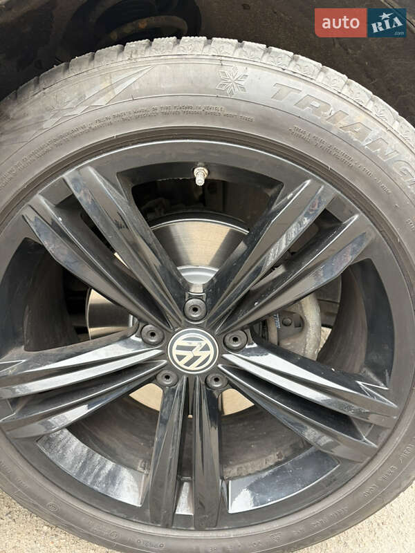 Внедорожник / Кроссовер Volkswagen Tiguan 2017 в Кременчуге