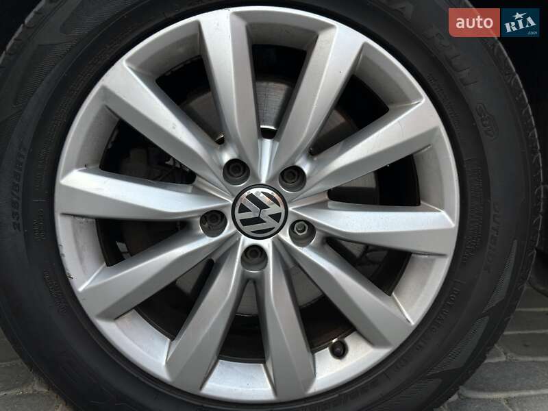 Внедорожник / Кроссовер Volkswagen Tiguan 2014 в Виннице