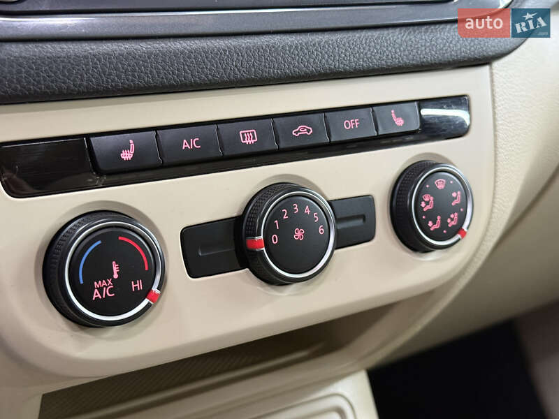 Внедорожник / Кроссовер Volkswagen Tiguan 2015 в Бориславе