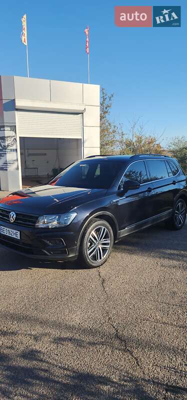 Внедорожник / Кроссовер Volkswagen Tiguan 2018 в Южном