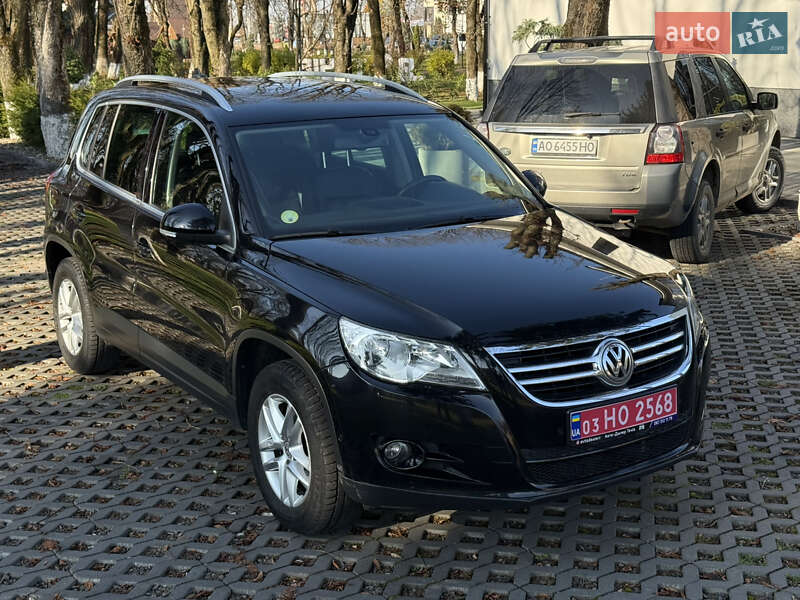 Внедорожник / Кроссовер Volkswagen Tiguan 2011 в Тячеве