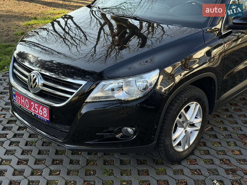 Внедорожник / Кроссовер Volkswagen Tiguan 2011 в Тячеве