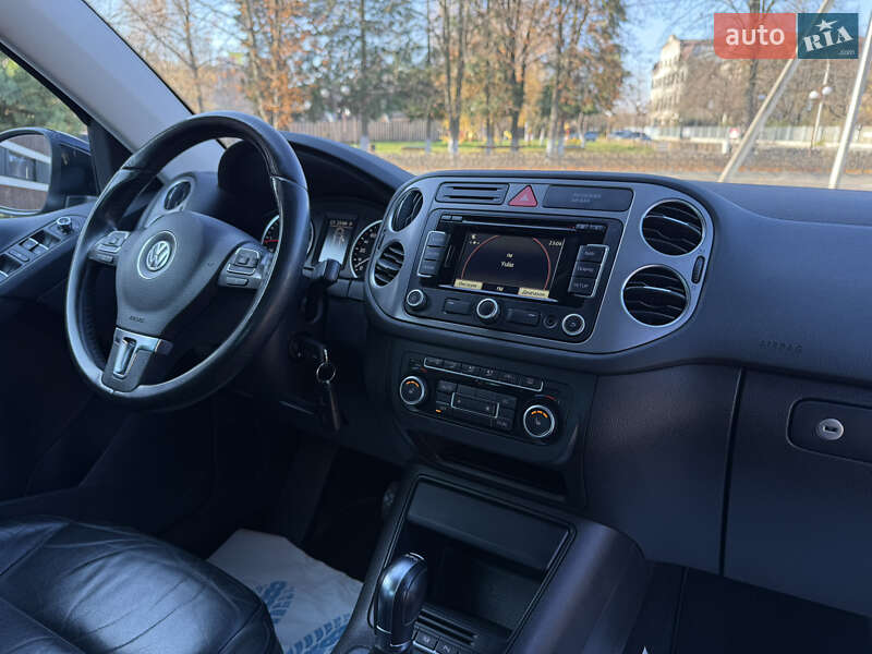 Внедорожник / Кроссовер Volkswagen Tiguan 2011 в Тячеве