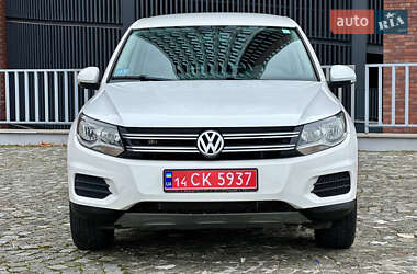 Внедорожник / Кроссовер Volkswagen Tiguan 2013 в Новомосковске