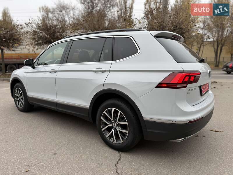 Внедорожник / Кроссовер Volkswagen Tiguan 2018 в Днепре