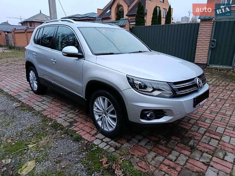 Внедорожник / Кроссовер Volkswagen Tiguan 2016 в Киеве