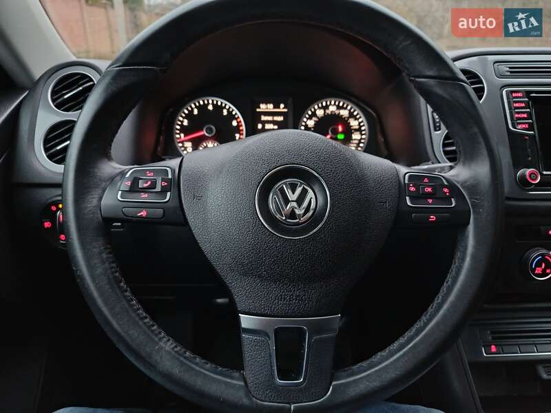 Внедорожник / Кроссовер Volkswagen Tiguan 2016 в Киеве