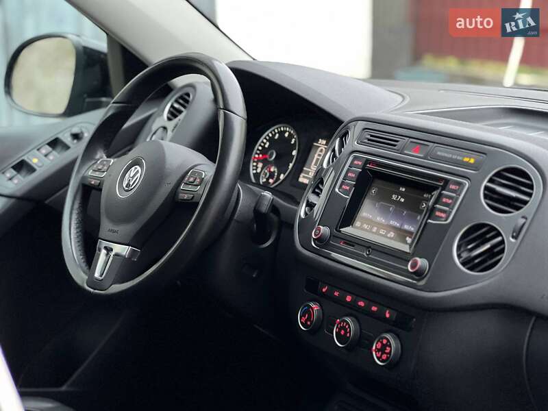 Внедорожник / Кроссовер Volkswagen Tiguan 2015 в Львове