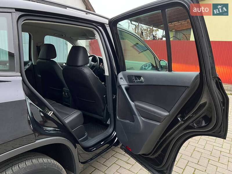 Внедорожник / Кроссовер Volkswagen Tiguan 2015 в Львове