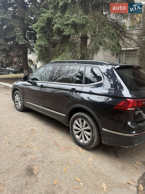 Внедорожник / Кроссовер Volkswagen Tiguan 2018 в Днепре фото 2 Внедорожник / Кроссовер Volkswagen Tiguan 2018 в Днепре