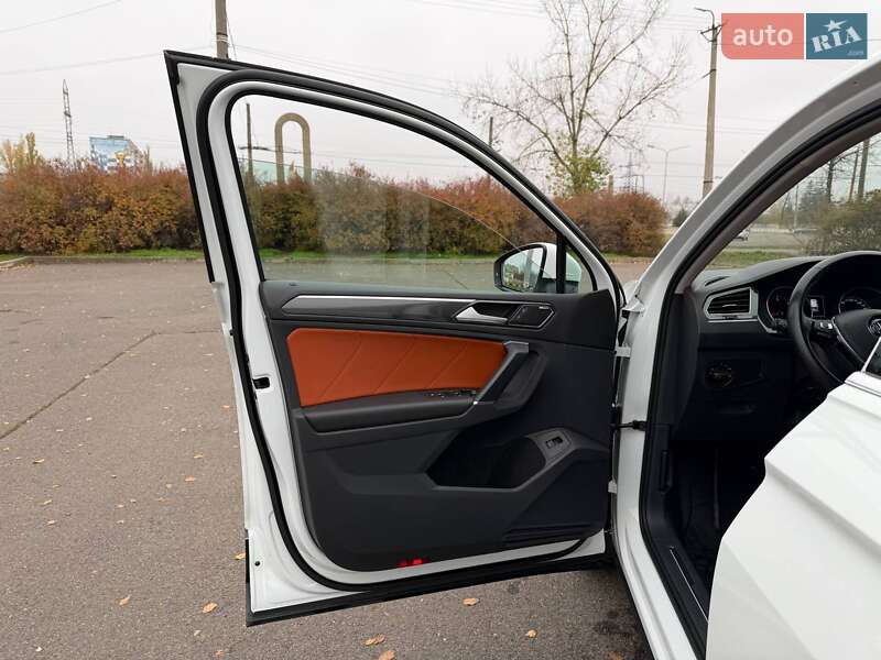 Позашляховик / Кросовер Volkswagen Tiguan 2017 в Кривому Розі