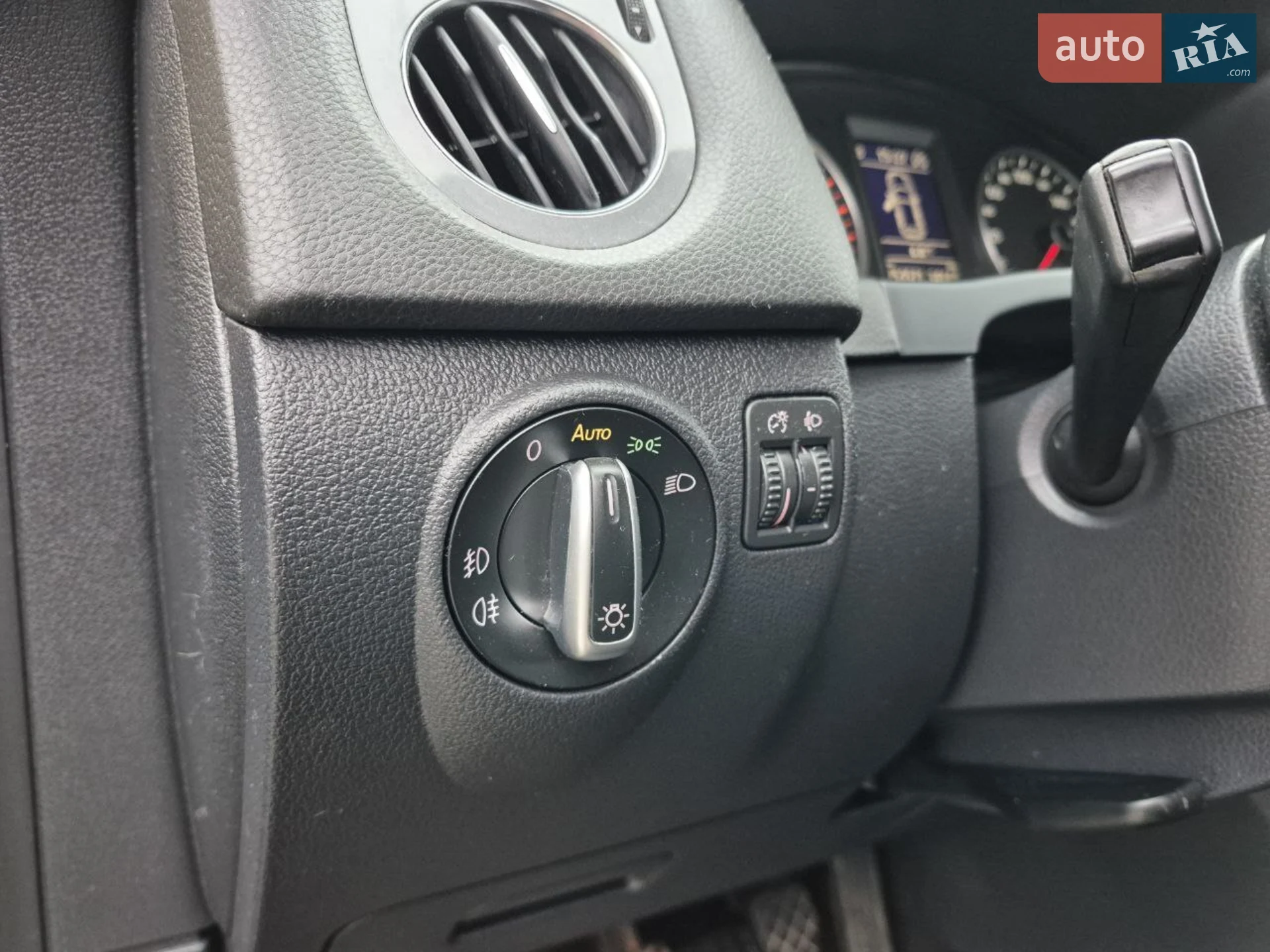 2011 Volkswagen Tiguan - мініатюра 23