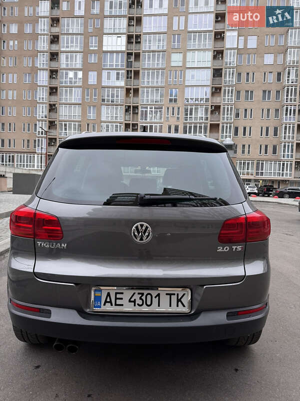 Внедорожник / Кроссовер Volkswagen Tiguan 2011 в Харькове